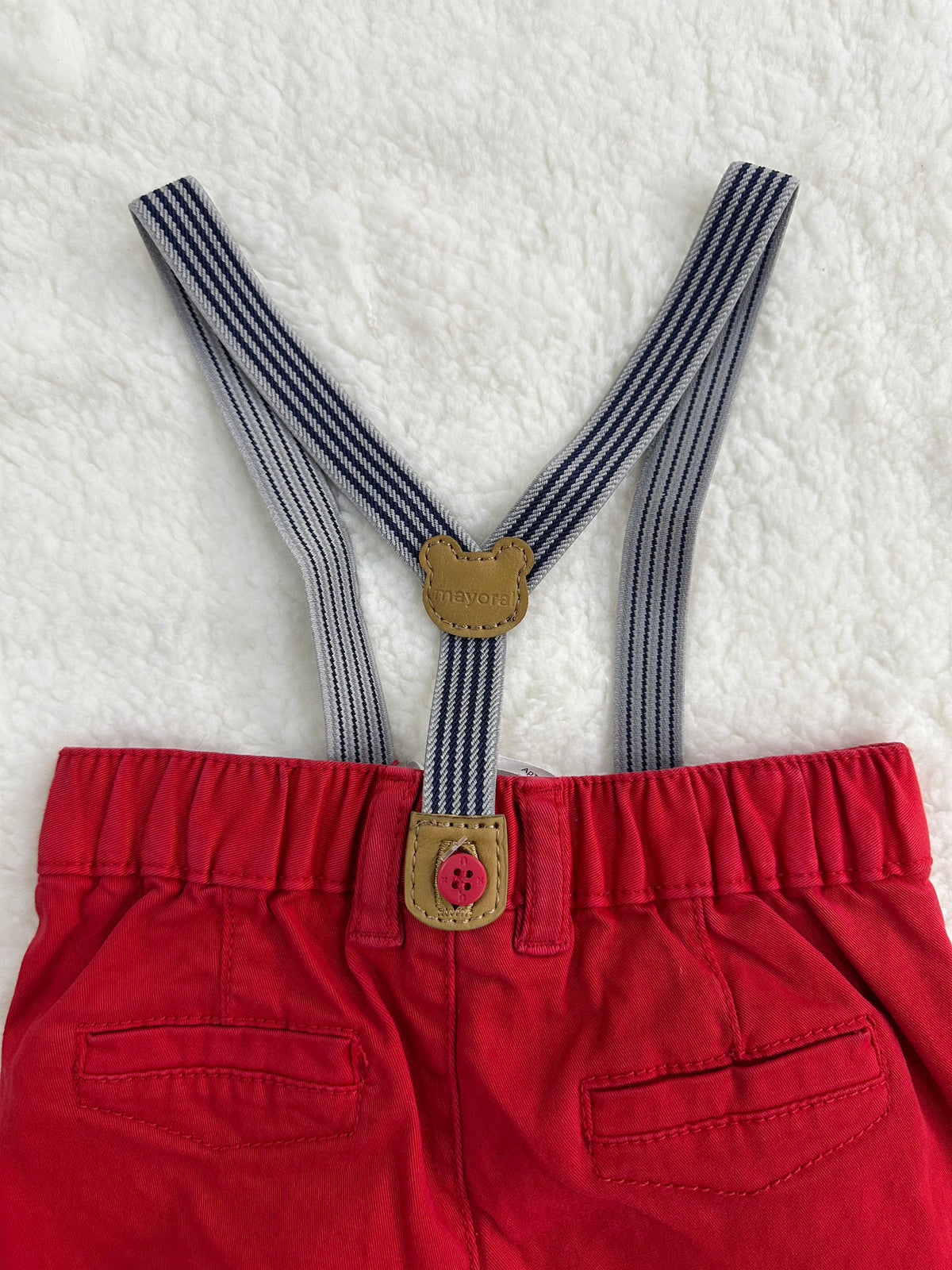 Pantalón con tirantes removibles bebe
