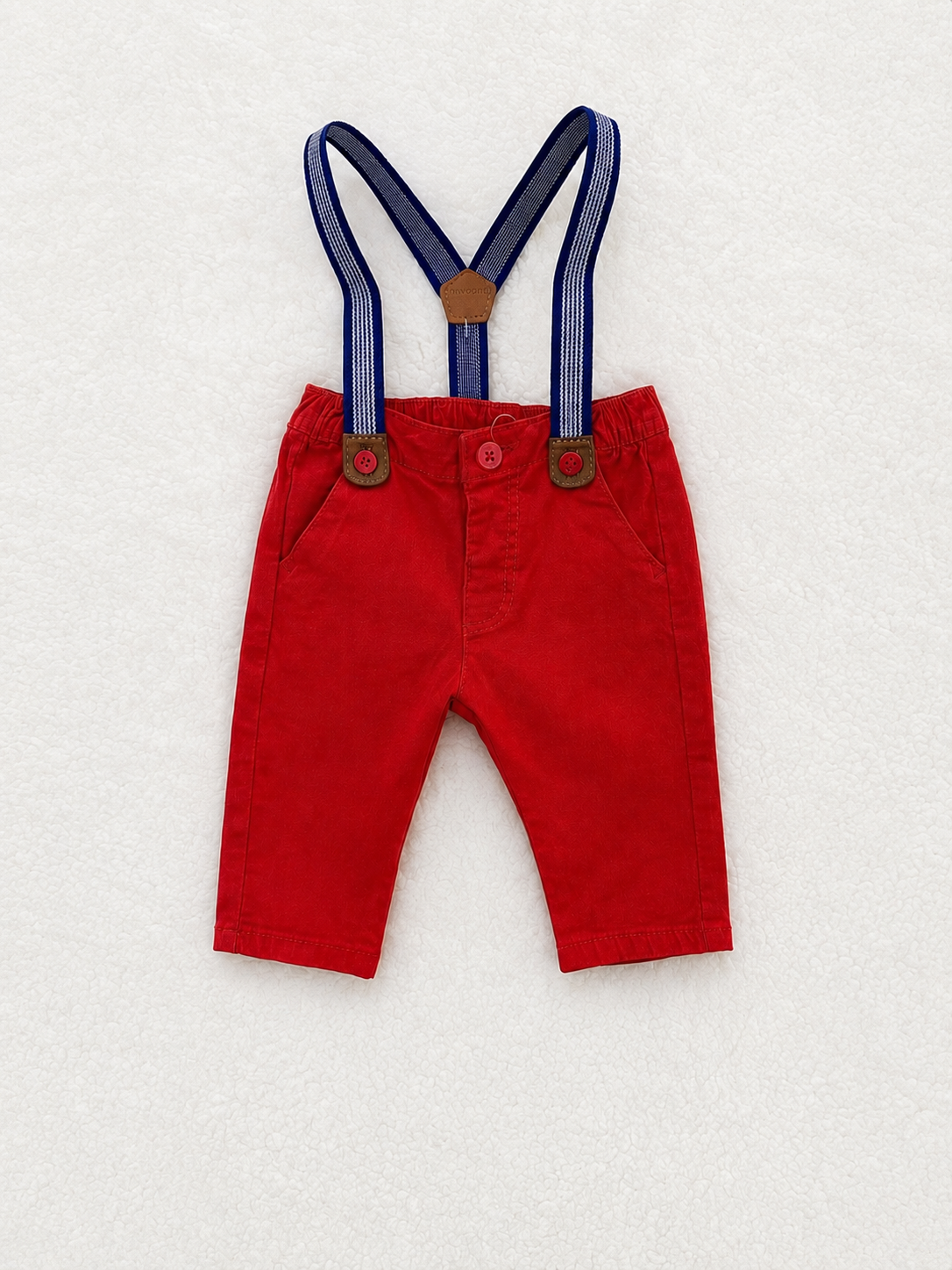 Pantalón con tirantes removibles bebe