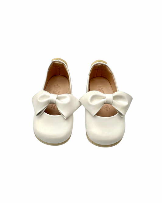 Zapatos moño blanco